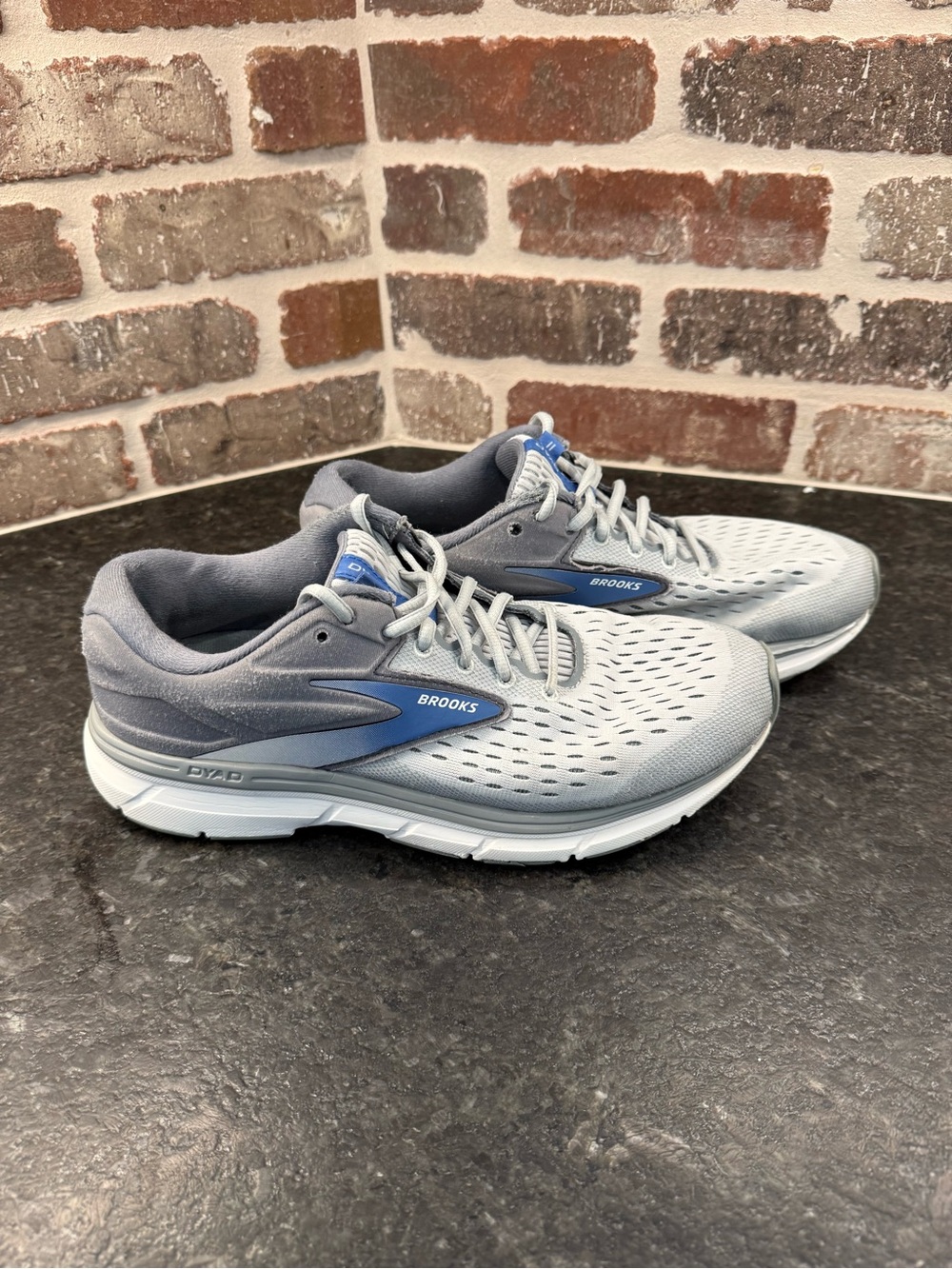 Brooks Dyad 11 Running Shoes Women’s, Size 9.5 | Grey & Blue